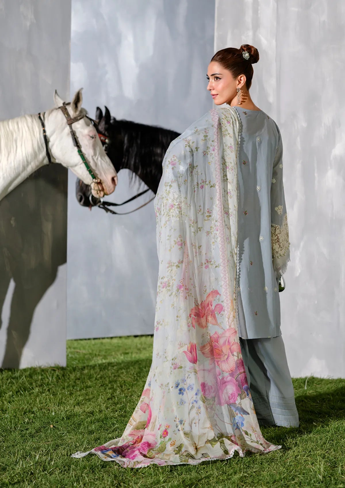 Elaf Premium Embroidered Lawn 3PC Suit with Printed Dupatta – IIC-4008